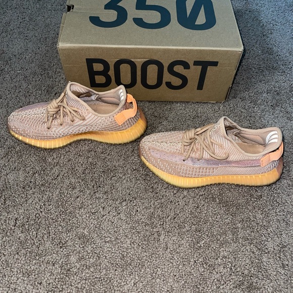 Yeezy Boost 350 V2 Clay - Picture 4 of 7